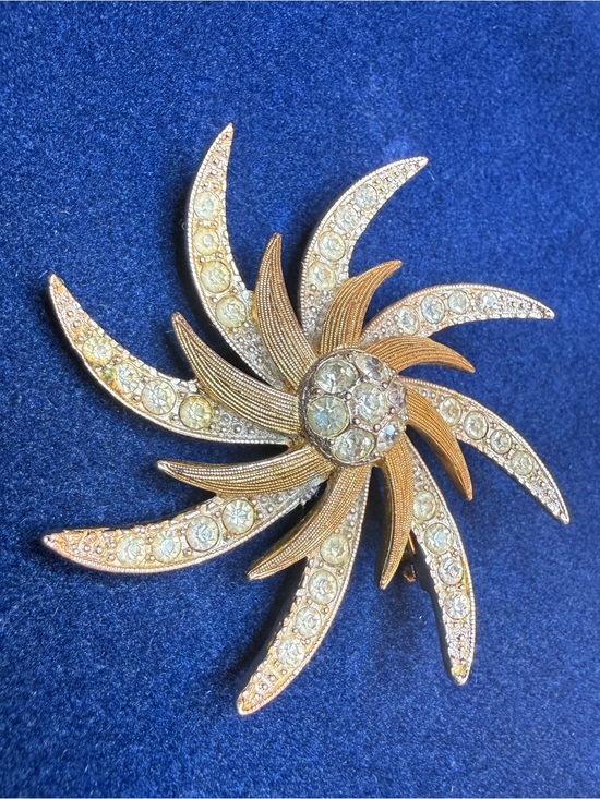 Sarah Coventry Jewelry - Vintage Sarah Coventry “Evening Comet” Rhinestone Starburst Brooch Gold Tone